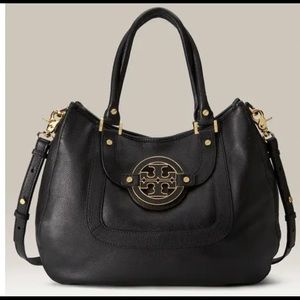 Pre- Loved Tory Burch Amanda Classic Hobo w/Removable Strap